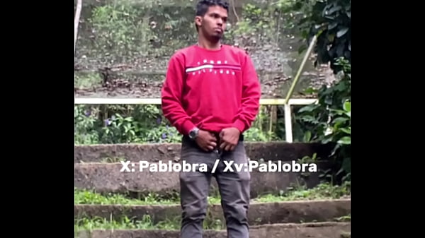 Batendo uma no escadão