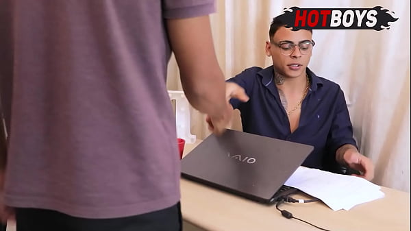 Dotado fodendo o novinho!