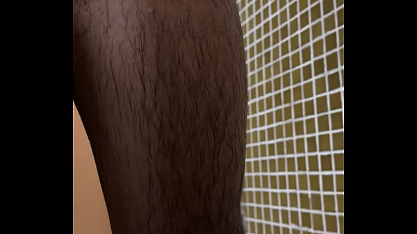 espiando roludo no vestiario da academia