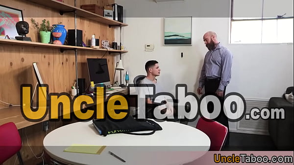 Horny older bear fucks her cute attendant bareback style He wont forget this session thats for sure