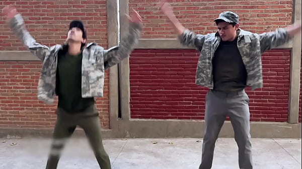 Military slut takes a massive Latino cock – enriquemudu & cristianhdz (Free version)