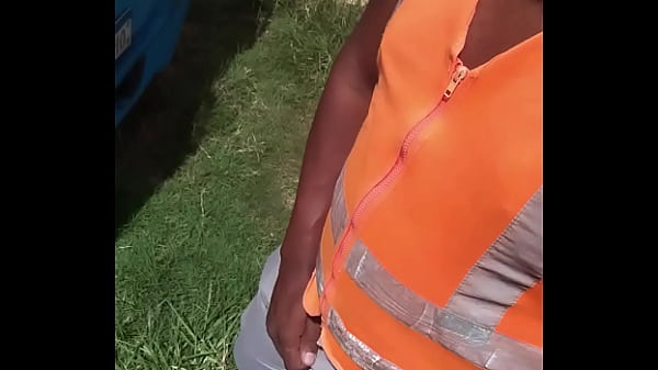 Peguei uma carona com caminhão e fiquei caçando macho