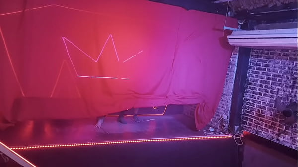 Amigos macetou o coroa com uma DP gostosa