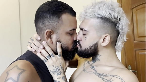 Comendo meu amigo depois do treino – Assista completo (RED)