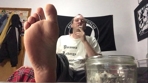I Smoke, Show Off My Soles & Ignore You