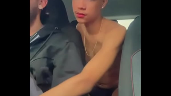 PAGUEI A CORRIDA DANDO O CU