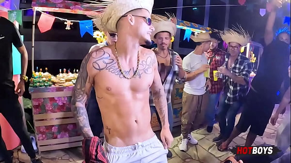 Prévia – Arraiá da Hotboys vira uma suruba com os mais dotados do Rio de Janeiro