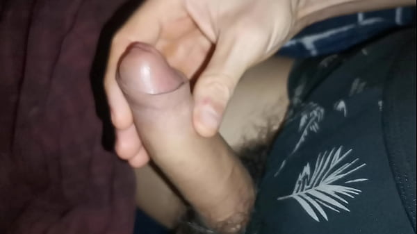 A big dick flies out of his pants and flows during abstinence in the middle of the night!