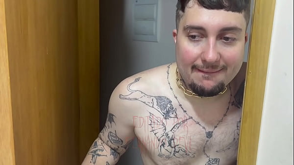 Acordei o hétero na mamada e converti ele (COMPLETO NO RED)