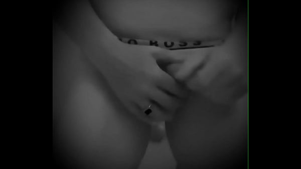 amateur flatmate spied in the bathtub pissing on his own body