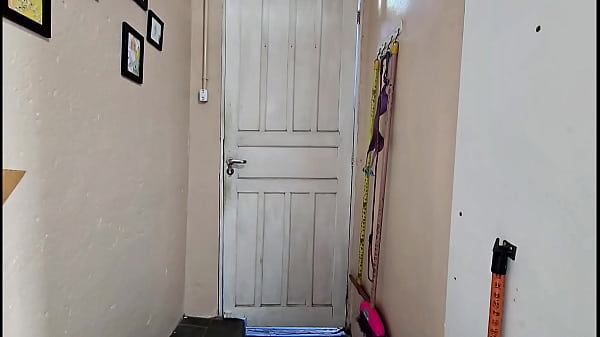 Bombeiro foi chamado para apagar as chamas, só não imaginava que era chamas do cu.