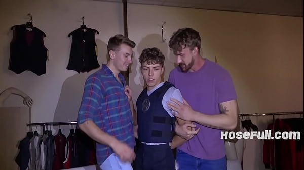 Criminals Came And Gets Guard Tamed