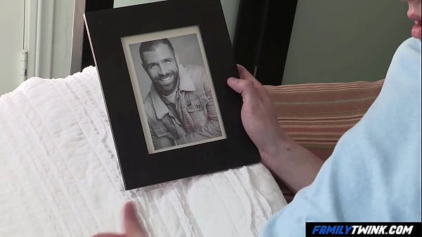 FamilyTwink – Jerking Off with My Stepdad’s Young Pics