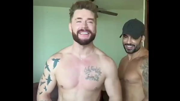 FODI O GRINGO SEM CAPA E GOZEI DENTRO.