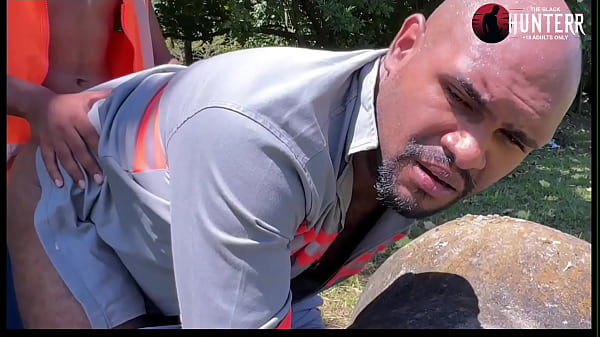 Trabalhadores safados se pegando no horário de almoço no parque