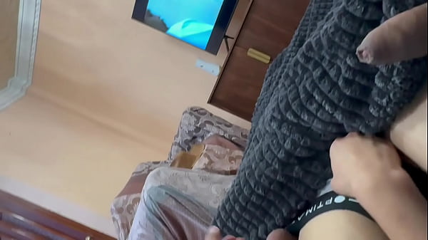 Yo y el pariente sacando el fierro pa’ ver quién la tiene más maciza.