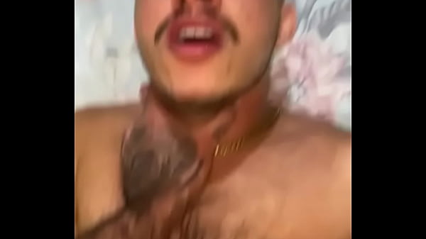 Grande 24CM de PAU GROSSO e peludo me arrombou até me encher de leite