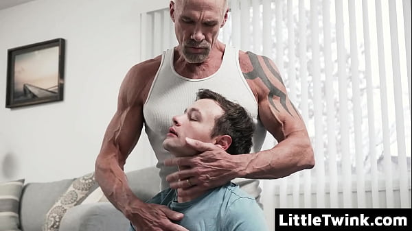 My Cock Was Right in Front of His Face. I Could Tell He Was Practically Drooling – Littletwink