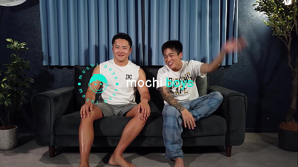 School Uniform – Kissing and Fun