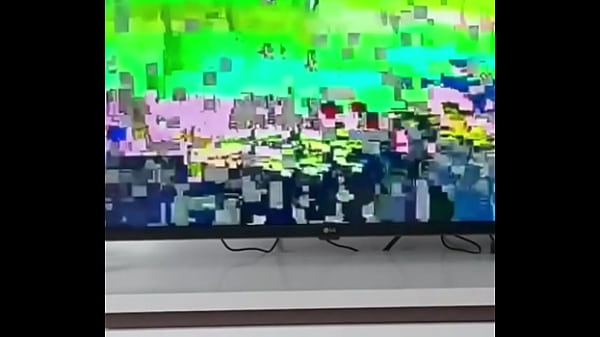 SENTANDO NA ROLA DE 23CM ATÉ GOZAR.