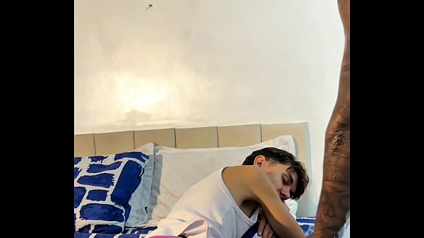 Acordando o enteado na pica