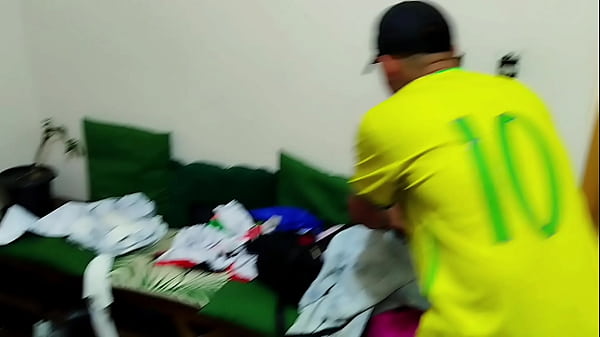 Bandido invadiu a casa do herói e aprendeu uma lição (COMPLETO NO RED)