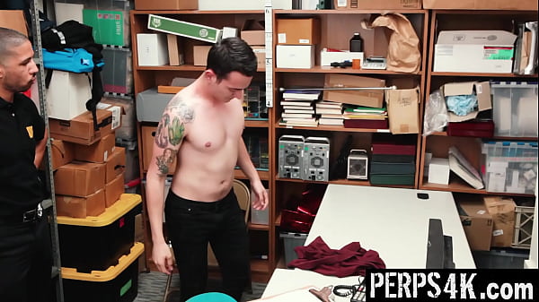 Caught Trespassing, Boy Gets Fucked by Officer to Avoid Probation Trouble – Perps4k