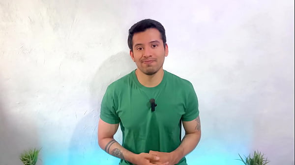 Coach maduro musculoso termina siendo penetrado por el nuevo joven dotado del gym! Relato sexual