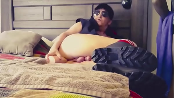 Hot Red Socks & Gay Fisting & Cum Scene