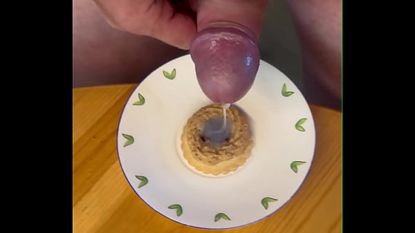 Mein Dessert, verziert mit meiner Sahne