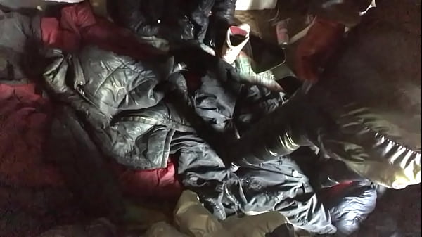 Ostre cięcie kurtki