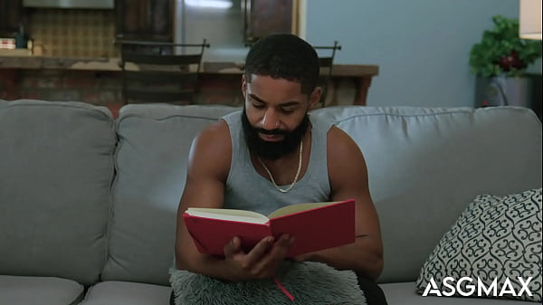 Stepbrother’s Secret – Muscle Hunk Finds Stepbro’s Dirty Diary