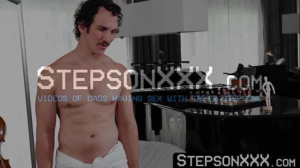 StepsonXXX.com – Greg McKeon & Gabe Bradshaw – I ate my stepdad Greg Mckeons dick after I finished drawing his chiseled body