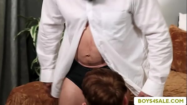 Super rich DILF plays the rectum of hes new sex toy