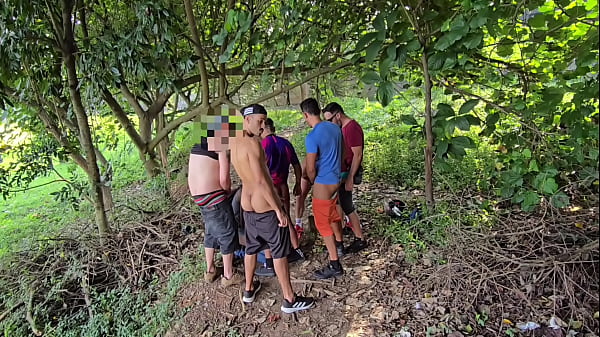 Suruba na trilha – Putaria gostosa no matagal – Parte 01