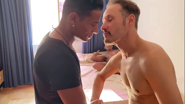 Um motoboy chegou pra fortalecer a brotheragem entre os dotados