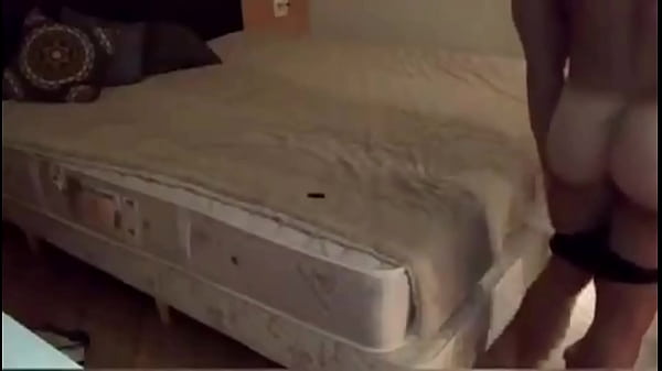 aquela pegada gostosa de um macho tusudo