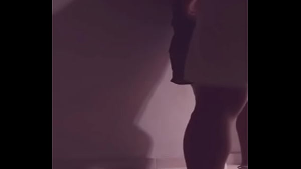 el hetero me acorrala en la fiesta para meterme su pito