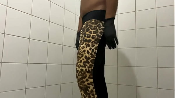 Experimentando calça nova e fazendo uma practical vibrations de tantra skin sex