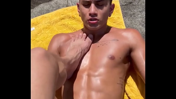 FUDENDO NA PRAIA. – FREE