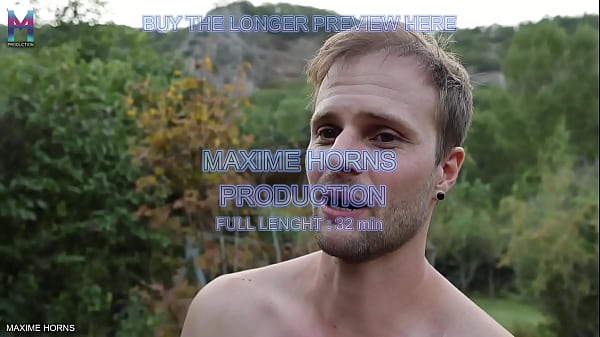 GAY OUTDOOR SHOW GIANT TOYS FISTING & COCK SUCKING IN FRONT OF MEN