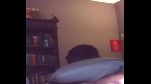 Jovencito atlético de la escuela destroza mi culo