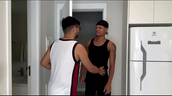 MARCOS GOIANO – FODENDO COM O NEGRO DOTADÃO DE 24 CM – SEXO GAY COM DOTADÃO MACETANDO O RABO DO GOIANO