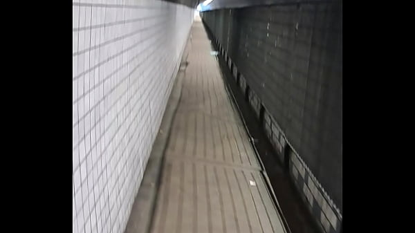 Rola pra fora em público