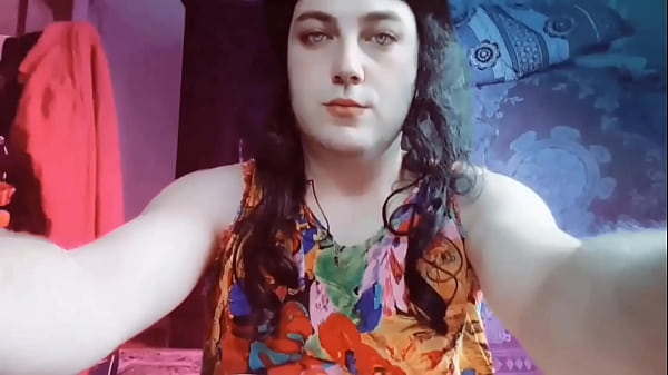 This femboy bites (sweetly)