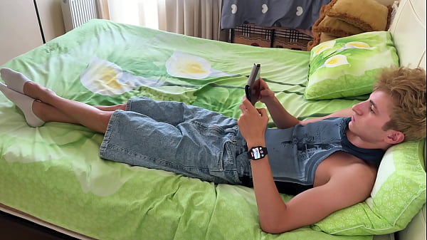 No54 Part 1 Guy Sucks Big Cock While His Friend Plays