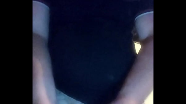 Чёкнутый мент снял на камеру смартфона как он дрочит свой хуй, кончает и выливает себе в рот свежую сперму! Русский мент оказался пидорасом! Гей глотает сперму!