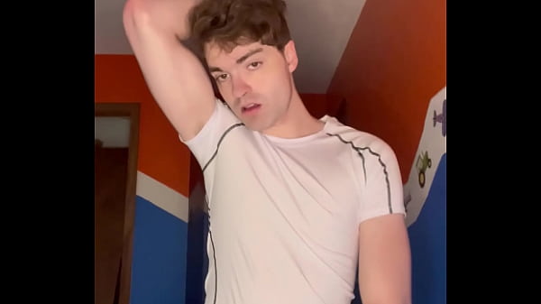 Niko’s Sexy Strip Show!