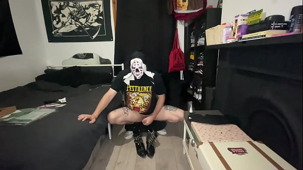 Nearly Caught Jerking Off & Sniffing Goth Girl’s Boots